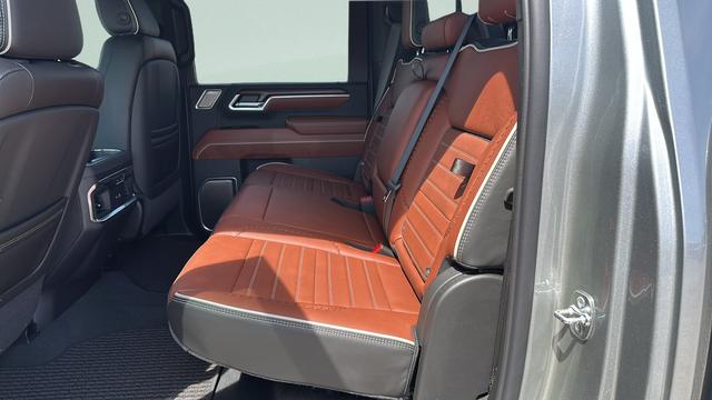 2026 GMC Sierra 2500HD Crew Cab, Standard Bed, Denali Ultimate, 4WD