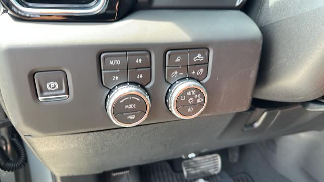 2026 GMC Sierra 2500HD Crew Cab, Standard Bed, Denali Ultimate, 4WD