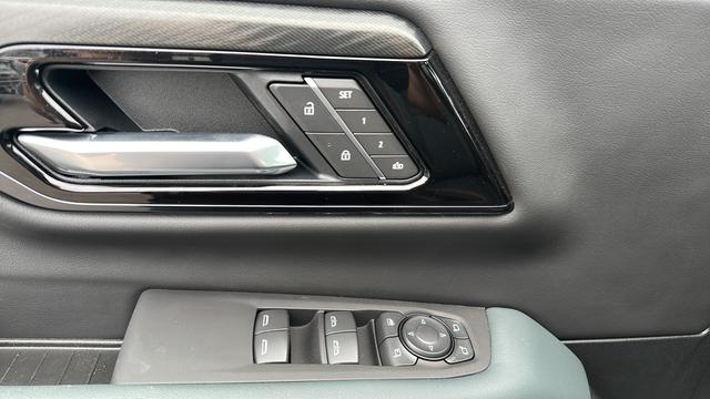 2026 GMC Yukon 4WD AT4