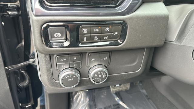 2026 GMC Yukon 4WD AT4