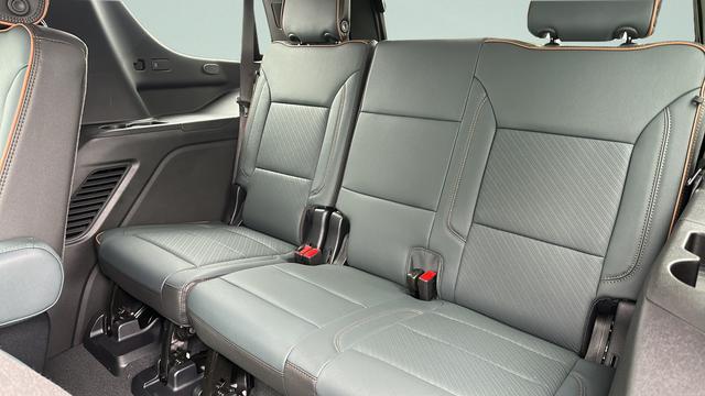 2026 GMC Yukon 4WD AT4