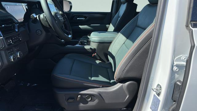 2026 GMC Yukon 4WD AT4