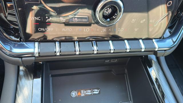 2026 GMC Yukon 4WD AT4