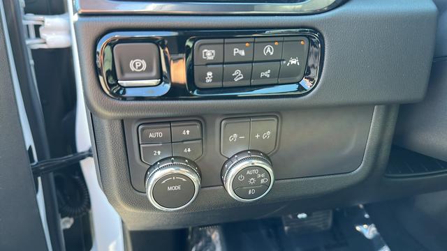 2026 GMC Yukon 4WD AT4