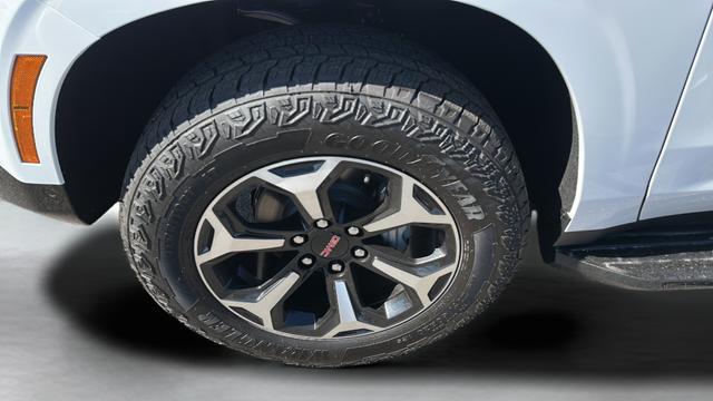 2026 GMC Yukon 4WD AT4