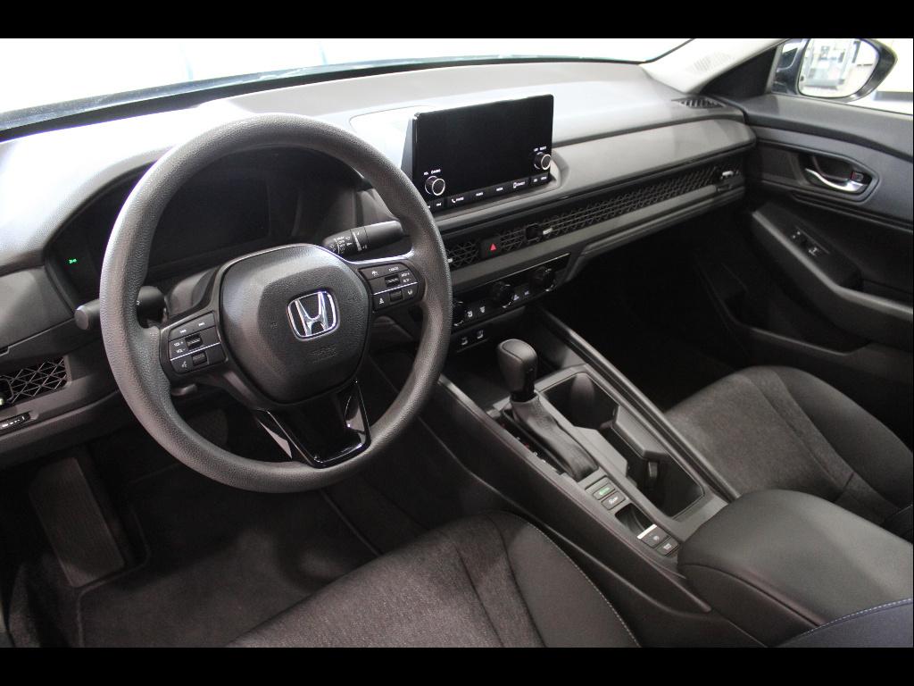 2025 Honda Accord SE - Photo 13
