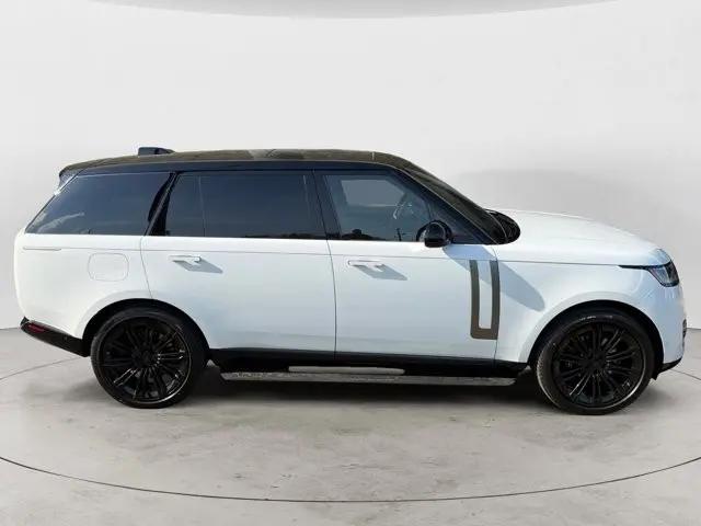 2026 Land Rover Range Rover P530 SE 7 Seat