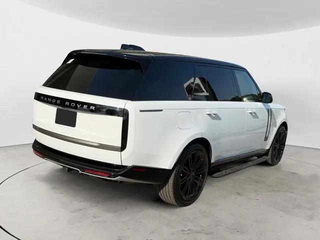 2026 Land Rover Range Rover P530 SE 7 Seat