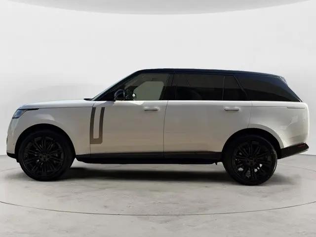 2026 Land Rover Range Rover P530 SE 7 Seat
