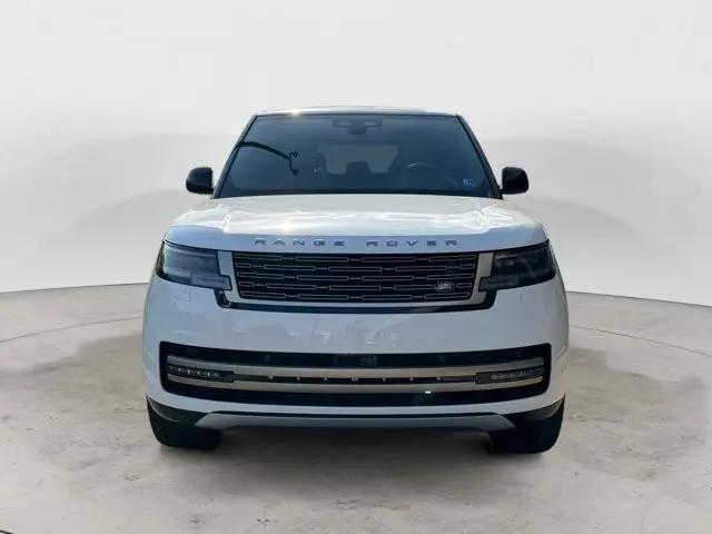 2026 Land Rover Range Rover P530 SE 7 Seat