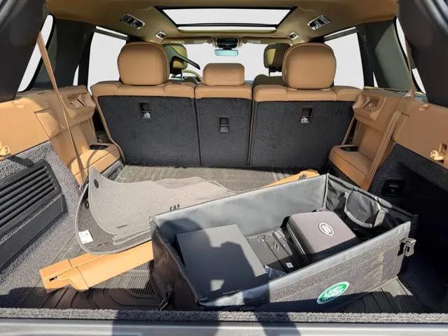 2026 Land Rover Range Rover P530 SE 7 Seat