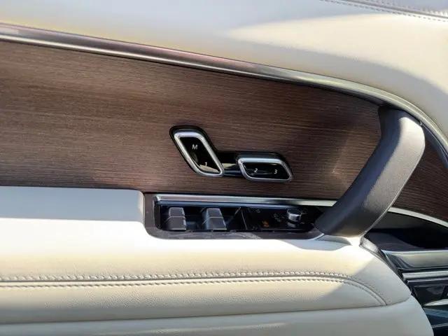 2026 Land Rover Range Rover P530 SE 7 Seat