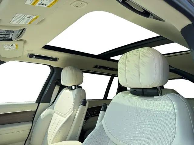 2026 Land Rover Range Rover P530 SE 7 Seat