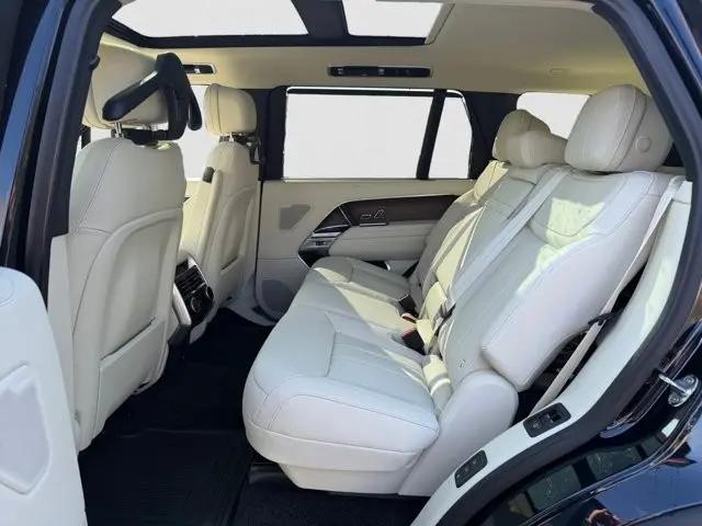 2026 Land Rover Range Rover P530 SE 7 Seat