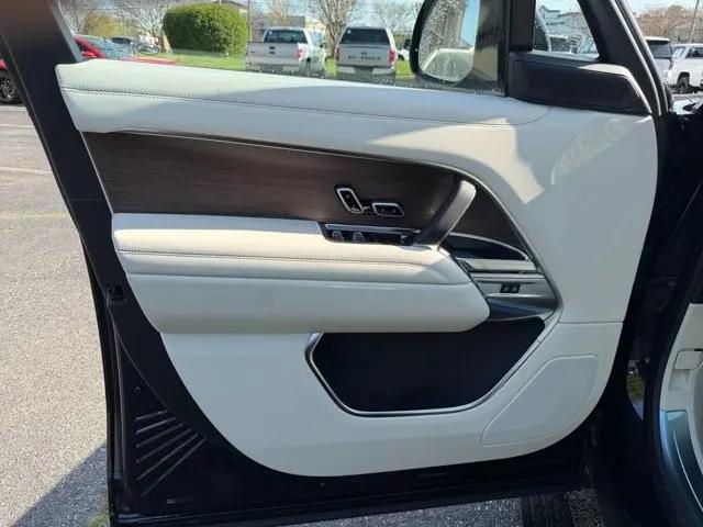2026 Land Rover Range Rover P530 SE 7 Seat