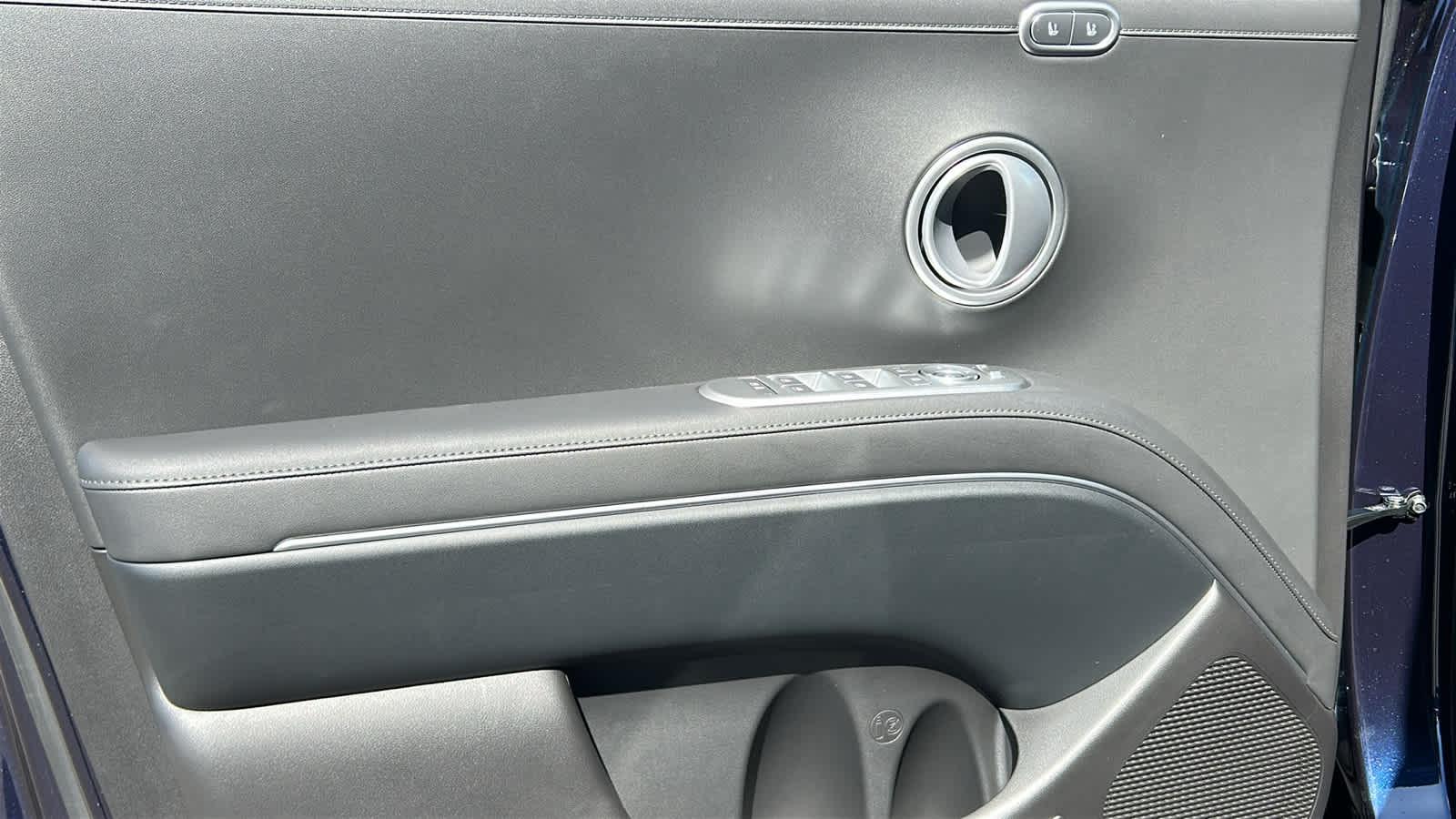 New 2026 Classy Blue Pearl Hyundai Blue SEL Premium 7P image 53