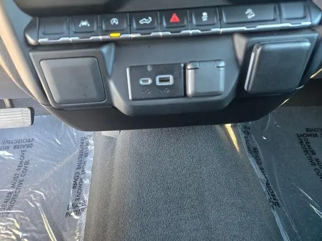 2022 Chevrolet Silverado 1500 4WD Crew Cab Short Bed Custom Trail Boss