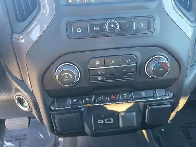 2022 Chevrolet Silverado 1500 4WD Crew Cab Short Bed Custom Trail Boss
