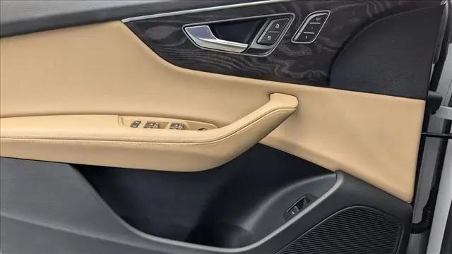 2023 Audi Q8 Premium Plus 55 TFSI quattro Tiptronic