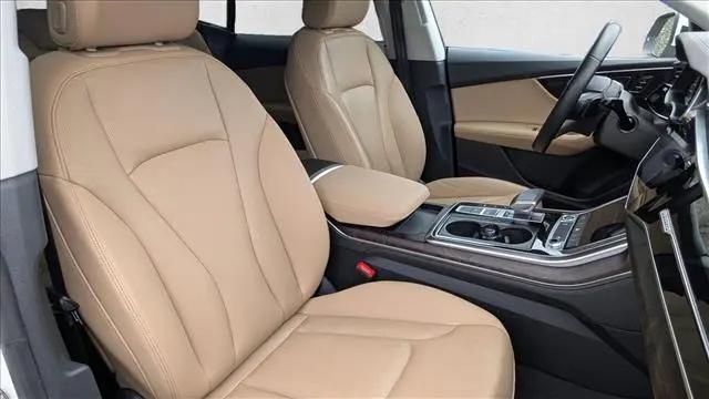 2023 Audi Q8 Premium Plus 55 TFSI quattro Tiptronic