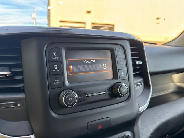 2019 Ram 1500 Big Horn/Lone Star Crew Cab 4x4 5'7" Box