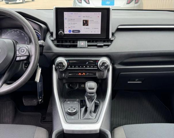 2023 Toyota RAV4 Hybrid LE