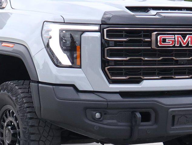 2025 GMC Sierra 2500HD 4WD Crew Cab Standard Bed AT4X