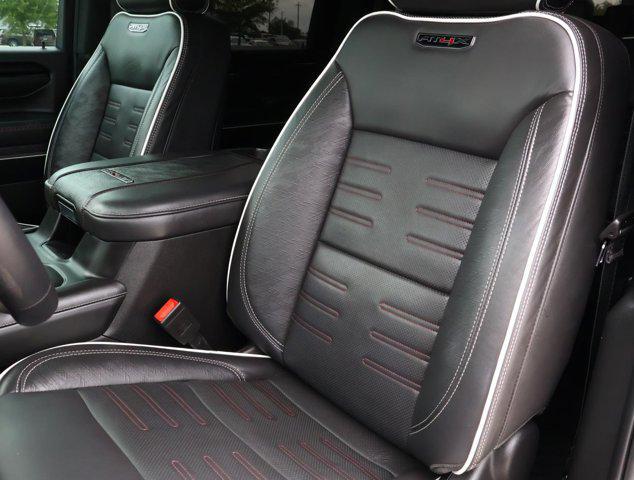 2025 GMC Sierra 2500HD 4WD Crew Cab Standard Bed AT4X
