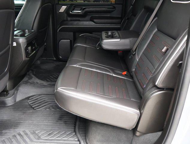2025 GMC Sierra 2500HD 4WD Crew Cab Standard Bed AT4X