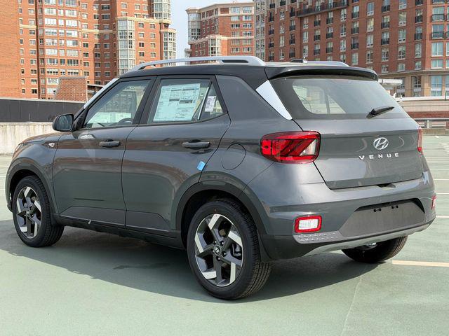 2026 Hyundai Venue SEL w/Two-Tone Roof