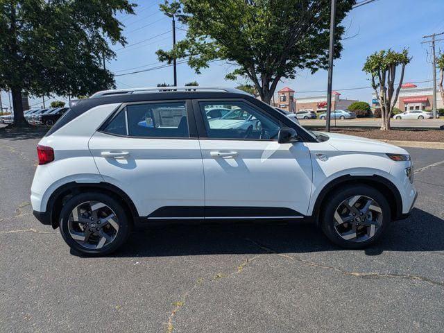 2026 Hyundai Venue SEL w/Two-Tone Roof
