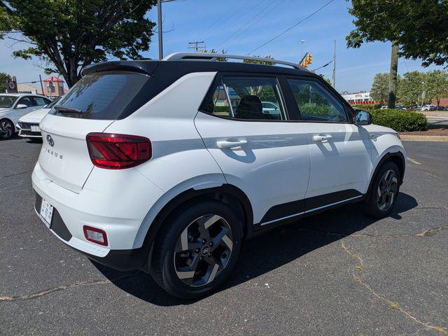 2026 Hyundai Venue SEL w/Two-Tone Roof