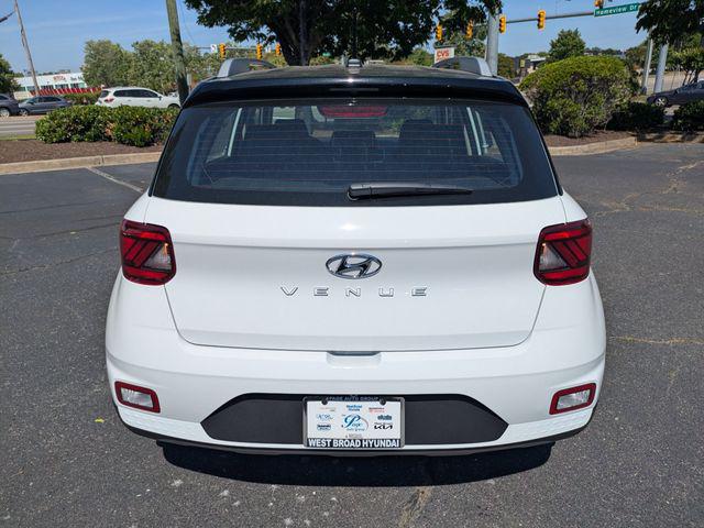 2026 Hyundai Venue SEL w/Two-Tone Roof