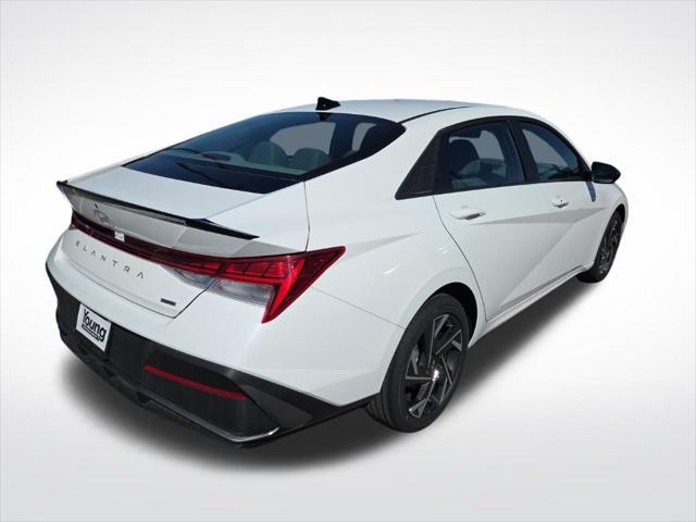 2025 Hyundai Elantra Hybrid SEL Sport