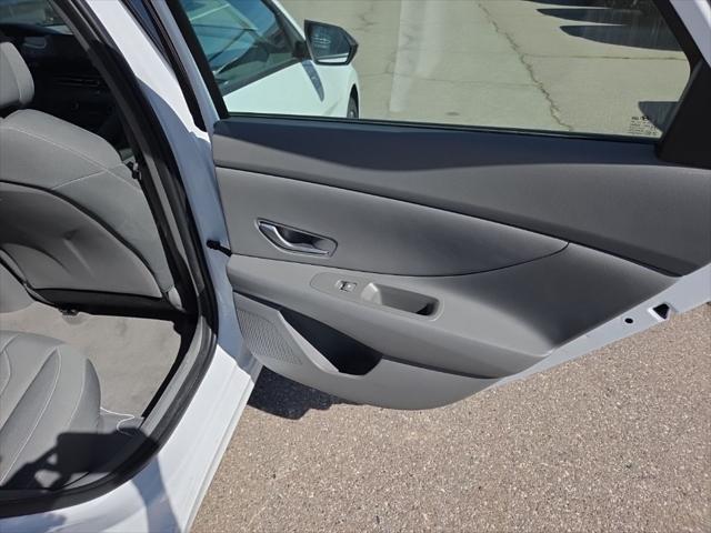 2025 Hyundai Elantra Hybrid SEL Sport