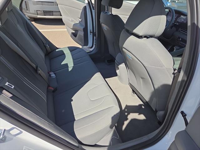 2025 Hyundai Elantra Hybrid SEL Sport