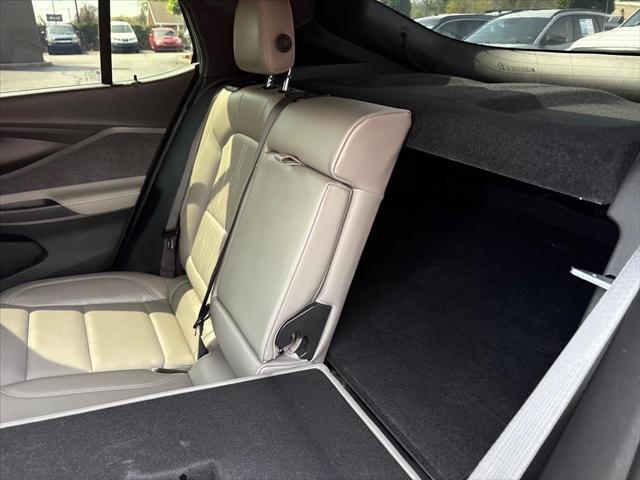 2024 Buick NV Avenir FWD