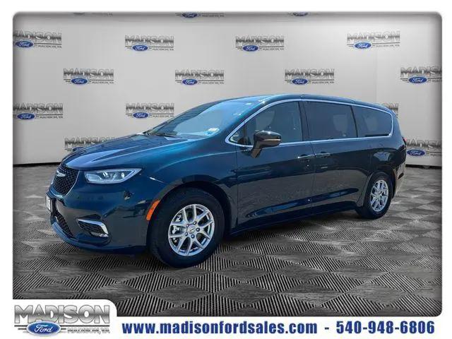 2025 Chrysler Pacifica Select for sale in Madison, VA