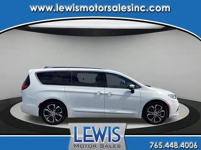 2025 Chrysler Pacifica Pinnacle for sale in Lafayette, IN