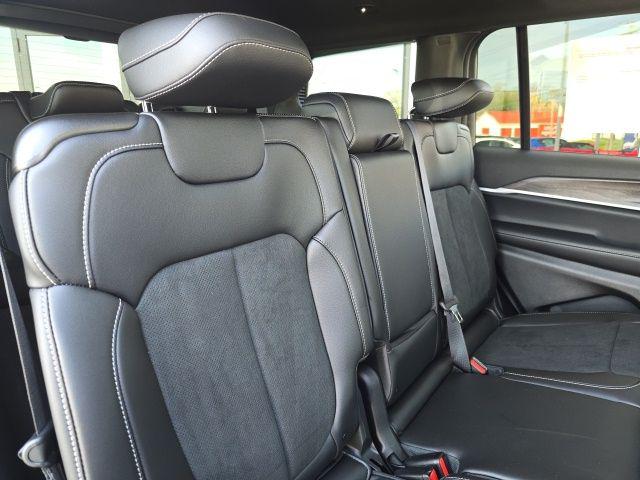 2026 Jeep Grand Cherokee L Altitude 4x4