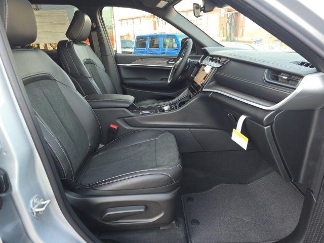 2026 Jeep Grand Cherokee L Altitude 4x4