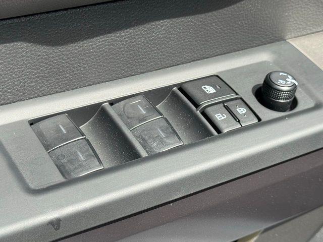 2026 Toyota Tundra SR5 CrewMax 5.5' Bed