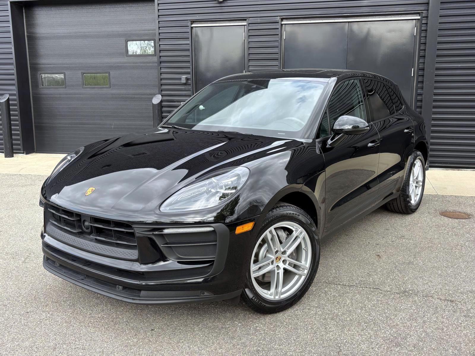 /2023 Porsche Macan