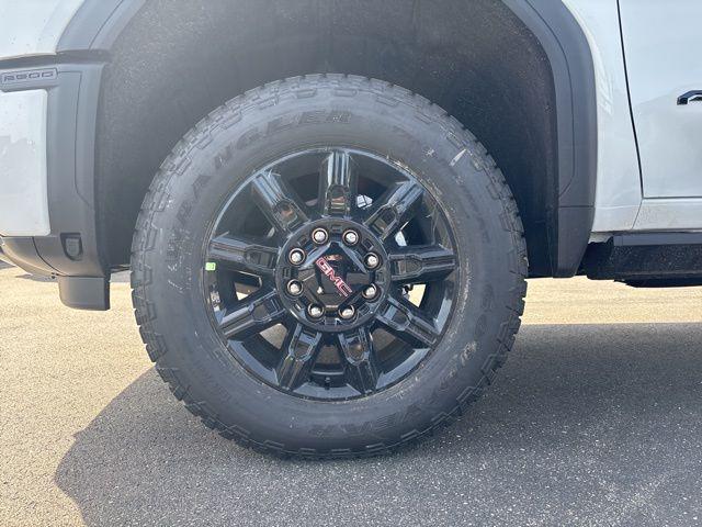 2026 GMC Sierra 2500HD Crew Cab, Standard Bed, AT4, 4WD