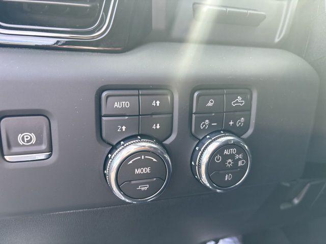 2026 GMC Sierra 2500HD Crew Cab, Standard Bed, AT4, 4WD