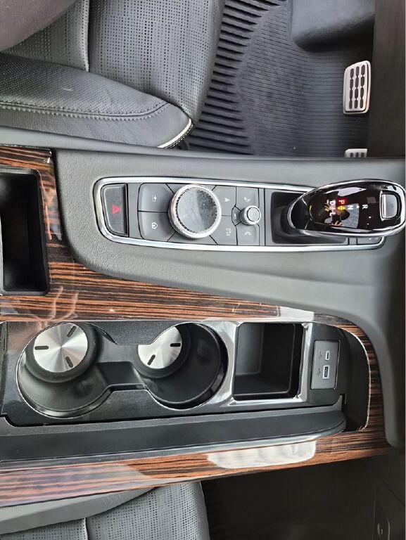 2024 Cadillac Escalade ESV 4WD Premium Luxury