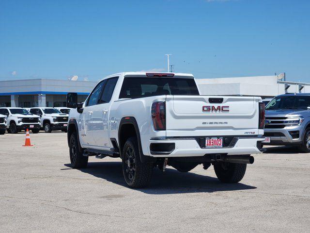 2025 GMC Sierra 2500HD 4WD Crew Cab Standard Bed AT4