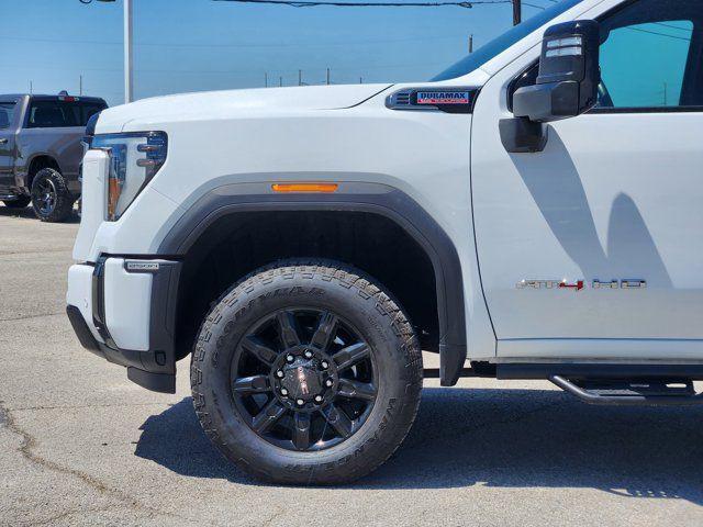 2025 GMC Sierra 2500HD 4WD Crew Cab Standard Bed AT4