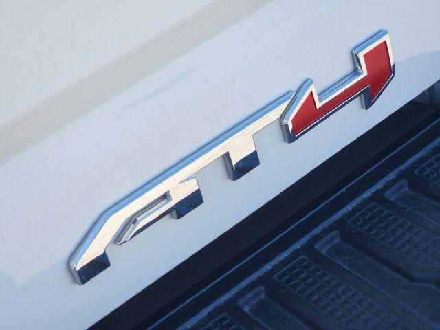 2025 GMC Sierra 2500HD 4WD Crew Cab Standard Bed AT4