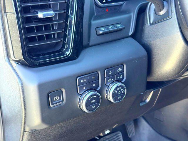 2024 GMC Sierra 2500HD 4WD Crew Cab Standard Bed AT4X